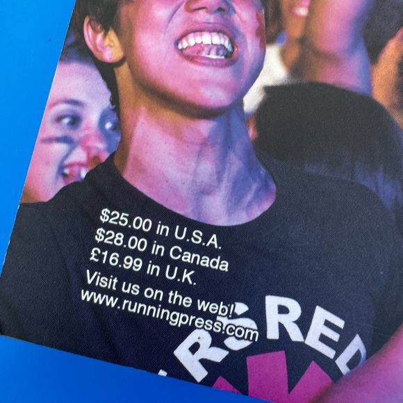 New Red Hot Chili Peppers Fandemonium coffee table Book - Picture 4 of 6